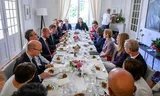 Europese buitenlandministers lunchten vrijdag in Genève voorafgaand aan een ontmoeting met hun Iraanse collega, waarin zij een diplomatieke oplossing zoeken voor het geweld tussen Israël en Iran. Foto Fabrice Coffrini/AFP 