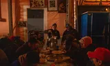 In de gaarkeuken van de Margarita Barrientos Stichting in Buenos Aires zit het rond lunchtijd vol