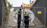 De politie doet onderzoek bij het spoor nadat daar eerder problemen waren ontstaan waardoor er geen treinverkeer mogelijk is. 