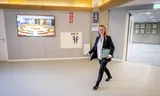 Minister Fleur Agema voorafgaand aan een debat in de Tweede Kamer. 