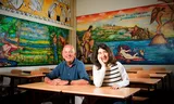 Defne Çelik en rector Tom van Veen.