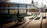 De gerenoveerde supermarkt in het Friese dorp Wijnjewoude.