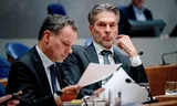 Demissionair minister van Buitenlandse Zaken Caspar Veldkamp (NSC) naast premier Dick Schoof tijdens een debat eerder dit jaar.  Foto Bart Maat    