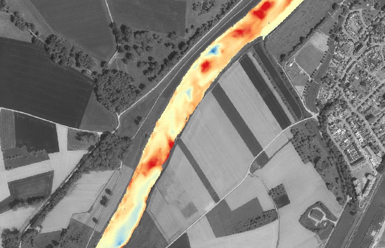 Extreem hoogwater van juli 2021 heeft diepe kuilen uitgesleten in bodem van de Maas