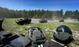 Nederlandse militairen nemen deel aan een NAVO-oefening in Litouwen. De oefening Steadfast Defender vond plaats in onder meer Nederland, Polen en Duitsland. 