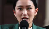 De Thaise premier Paetongtarn Shinawatra kort nadat het Constitutioneel Hof haar op non-actief stelde. Foto Athit Perawongmetha/Reuters