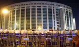 Oproerpolitie verhinderde op 22 maart van dit jaar advocaten die het gerechtsgebouw van Istanbul wilden binnengaan om vrijwillig de verdediging op zich te nemen van de gearresteerde burgemeester van Istanbul, Ekrem Imamoglu. Foto Sercan Ozkurnazli/DIA Images/ABACAPRESS.COM 
