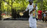 De onthulling van het Haagse slavernijmonument op het Lange Voorhout, tijdens de jaarlijkse slavernijherdenking op 30 juni. Foto Laurens van Putten/ANP 
