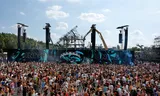 Beeld van Tomorrowland, het festival in België waar met een vlag van een Israëlische militaire eenheid werd gezwaaid. Foto Omar Havana/AP   