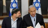 De Israëlische premier Benjamin Netanyahu met minister van Financiën Bezalel Smotrich. 