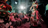Tijdens Keti Koti Junior in het Wereldmuseum sluiten Amsterdamse basisschoolkinderen een lessentraject af over thema’s rond de afschaffing van de slavernij. Foto Bram Petraeus