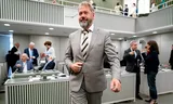 BBB-senator Eric Kemperman, voorafgaand aan een debat over de Wet betaalbare huur, in de Eerste Kamer. Foto Bart Maat  
